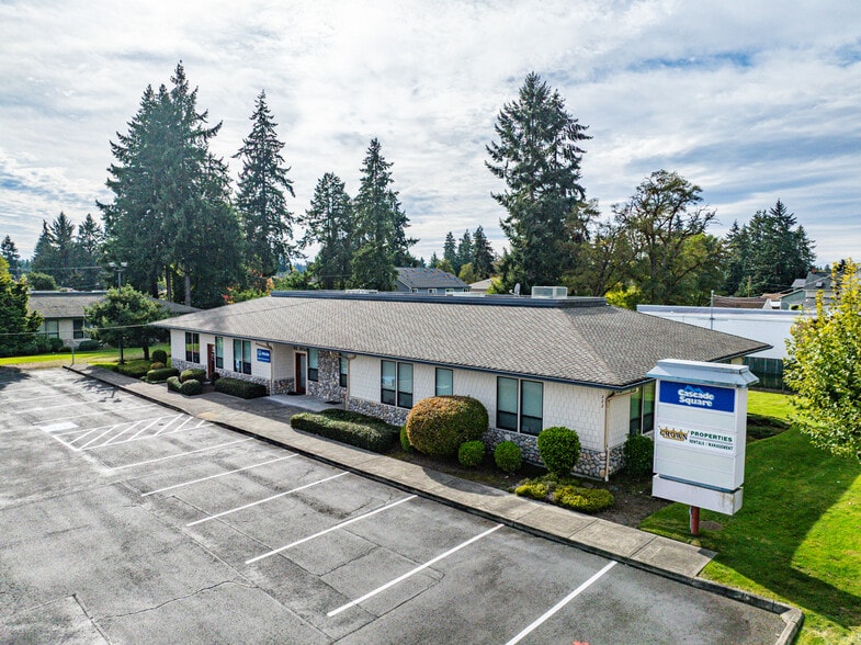 Cascade Square portfolio of 4 properties for sale on LoopNet.ca - Building Photo - Image 2 of 15