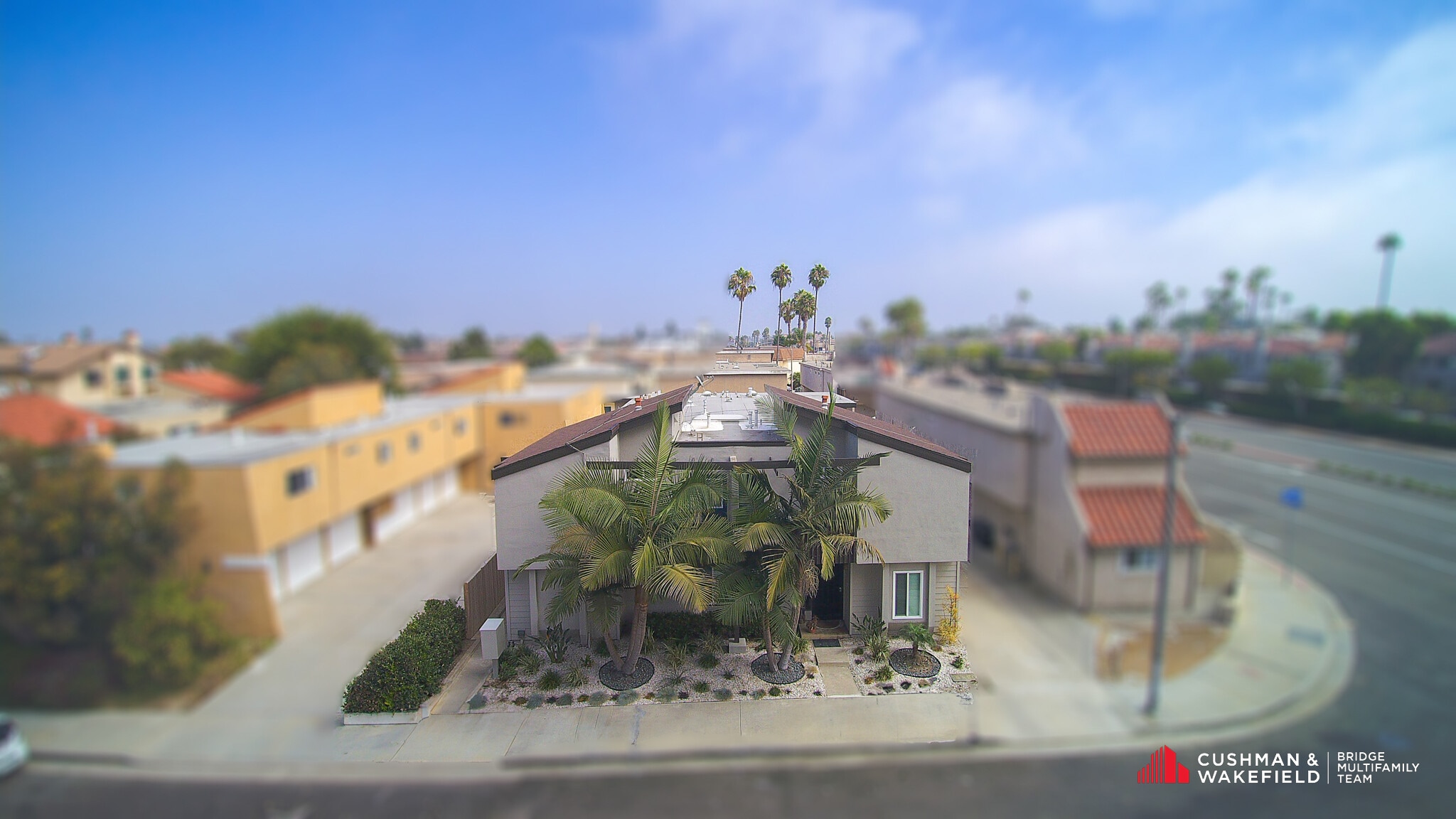 16972 Lynn Ln, Huntington Beach, CA for sale Primary Photo- Image 1 of 26