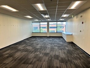 9920 Franklin Square Dr, Nottingham, MD for lease Interior Photo- Image 1 of 4