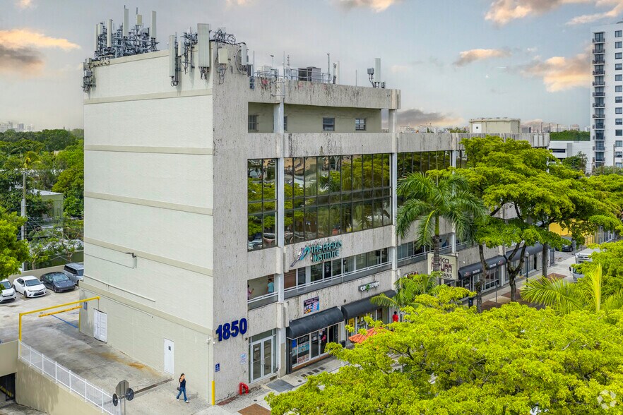 1850 SW 8th St, Miami, FL à louer - Photo du bâtiment - Image 2 de 7