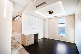 3916 Macleod Trl SE, Calgary, AB for lease Interior Photo- Image 2 of 13