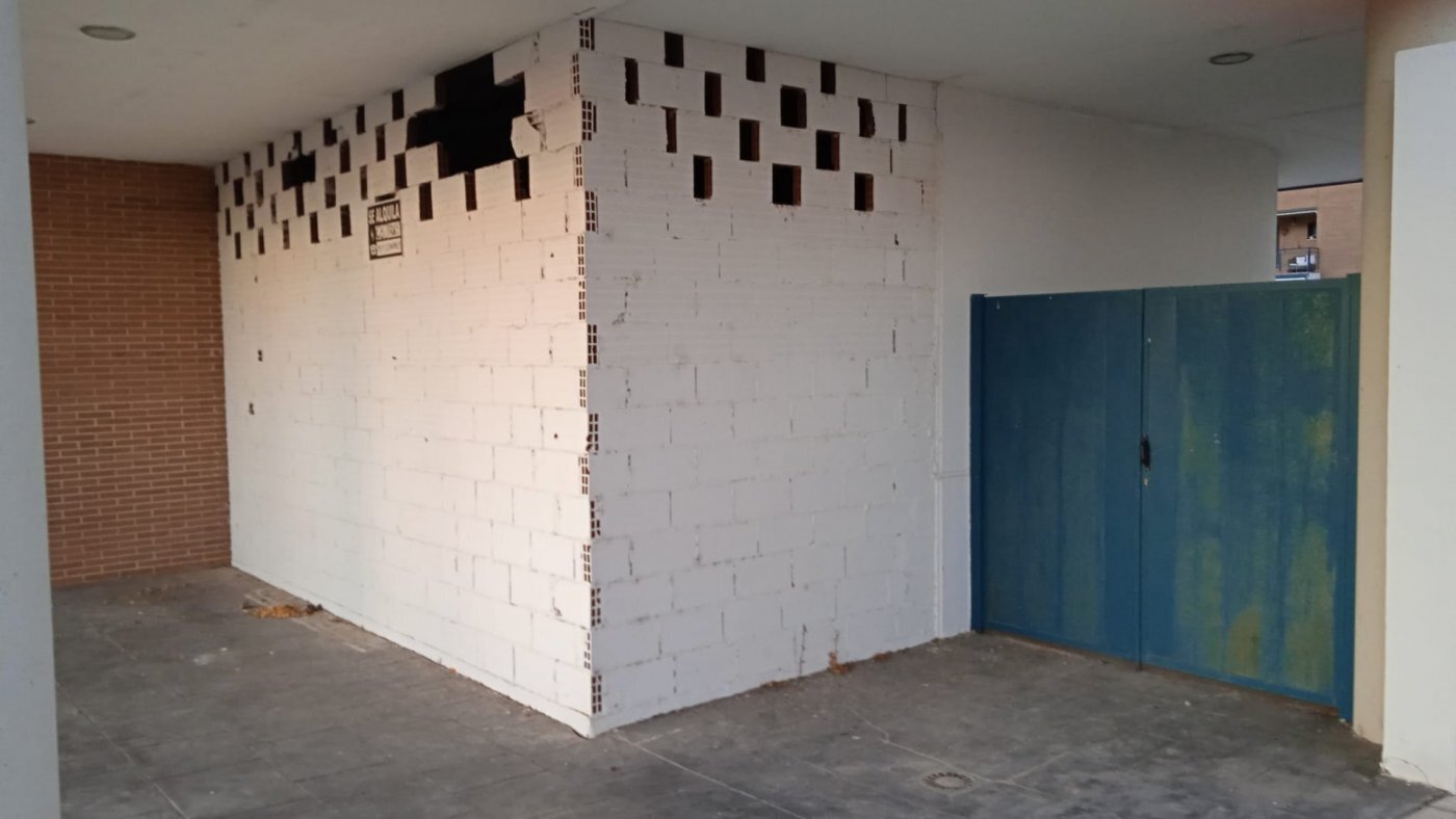 Commerce de détail dans Cáceres, Cáceres à louer Photo principale- Image 1 de 2