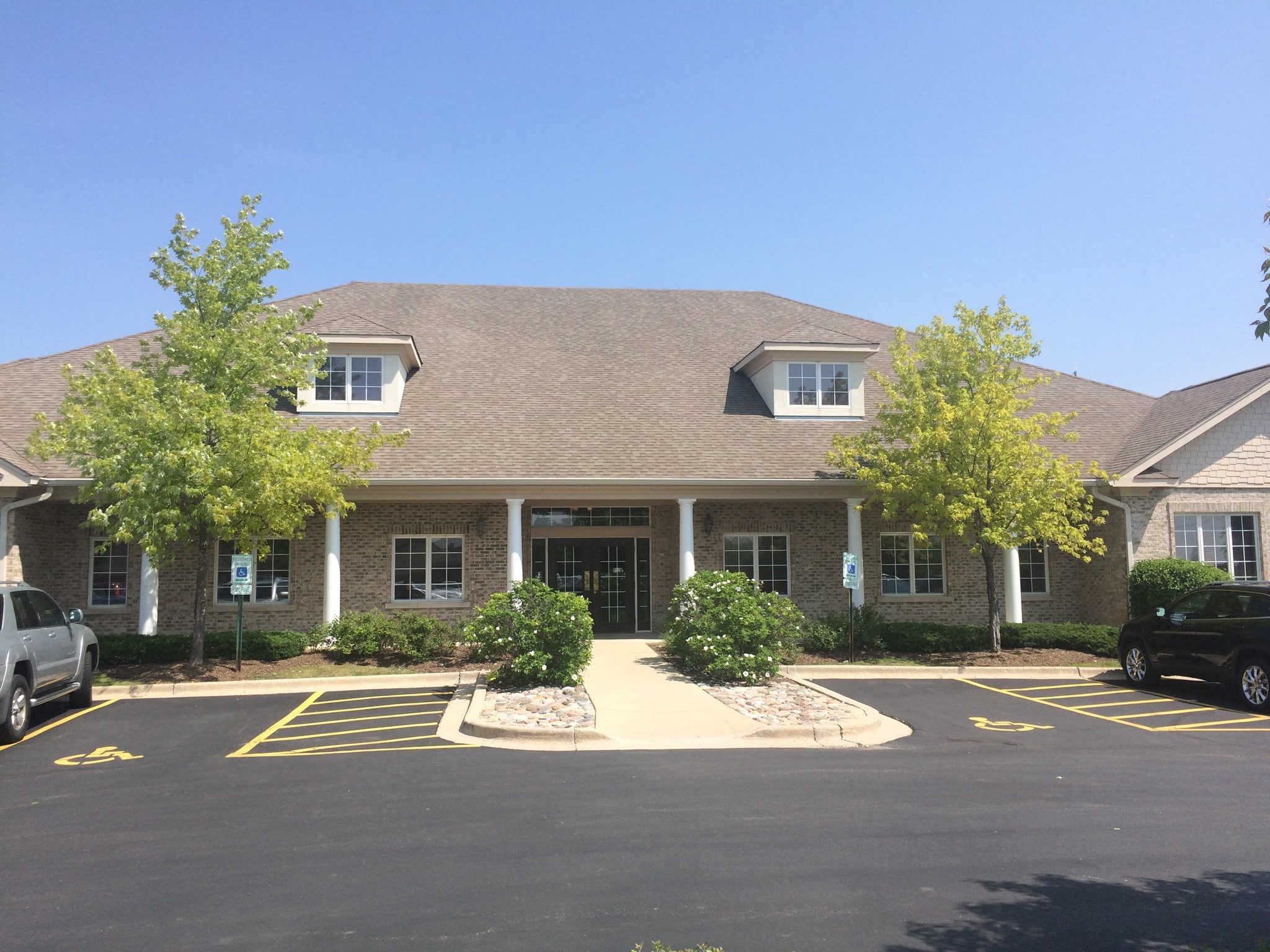 3 Executive Ct, South Barrington, IL for lease Primary Photo- Image 1 of 88