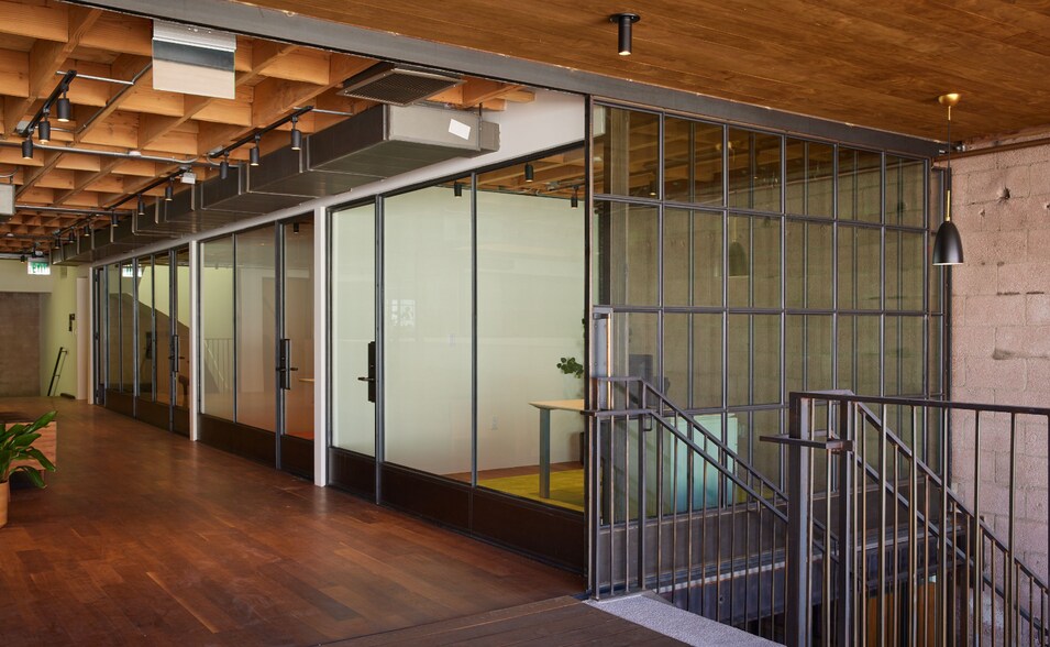 5872 Smiley Dr, Culver City, CA à vendre - Photo intérieure - Image 3 de 11