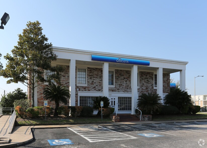 8133 Broadway St, Houston, TX for lease - Primary Photo - Image 1 of 4