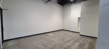 285 Liberty St, Salem, OR for lease Interior Photo- Image 2 of 4