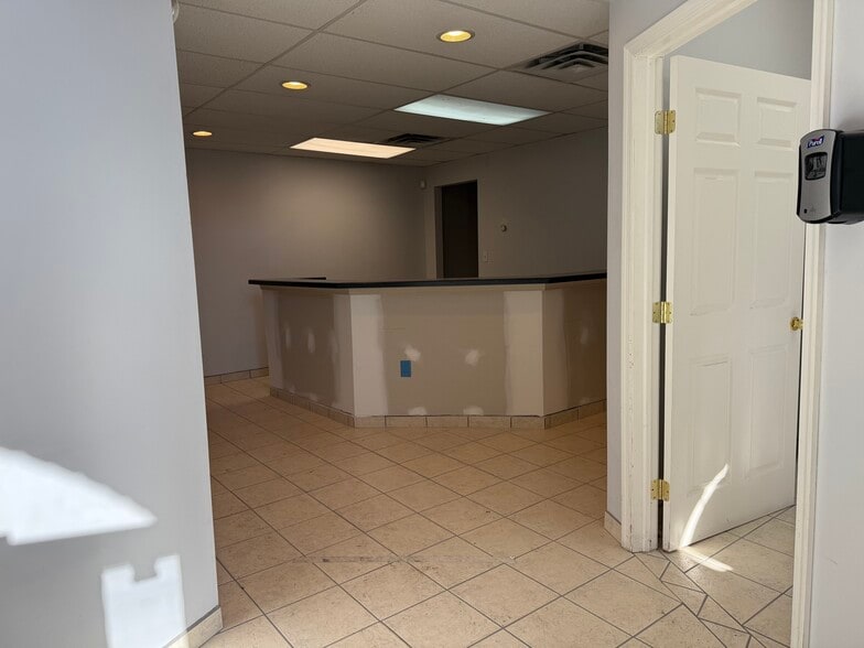 347 Wyoming Ave, Wyoming, PA for lease - Building Photo - Image 3 of 14