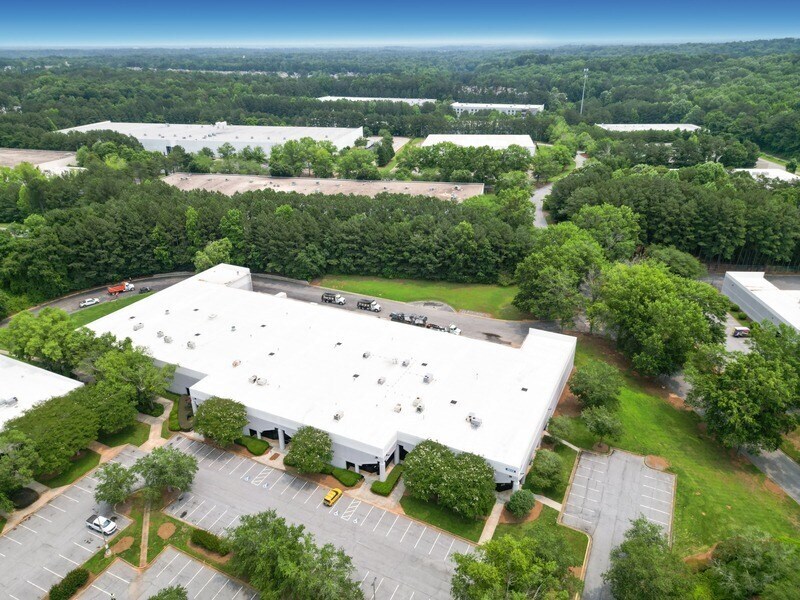 5242 Royal Woods Pky, Tucker, GA for lease Aerial- Image 1 of 4