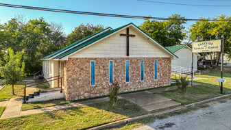 East Side Church of Christ - Parc de stationnement couvert