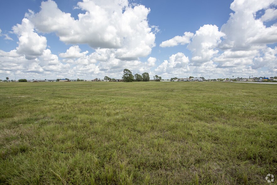 Corner NE Pine Island Rd And Andalusia Blvd, Cape Coral, FL for sale - Primary Photo - Image 1 of 4