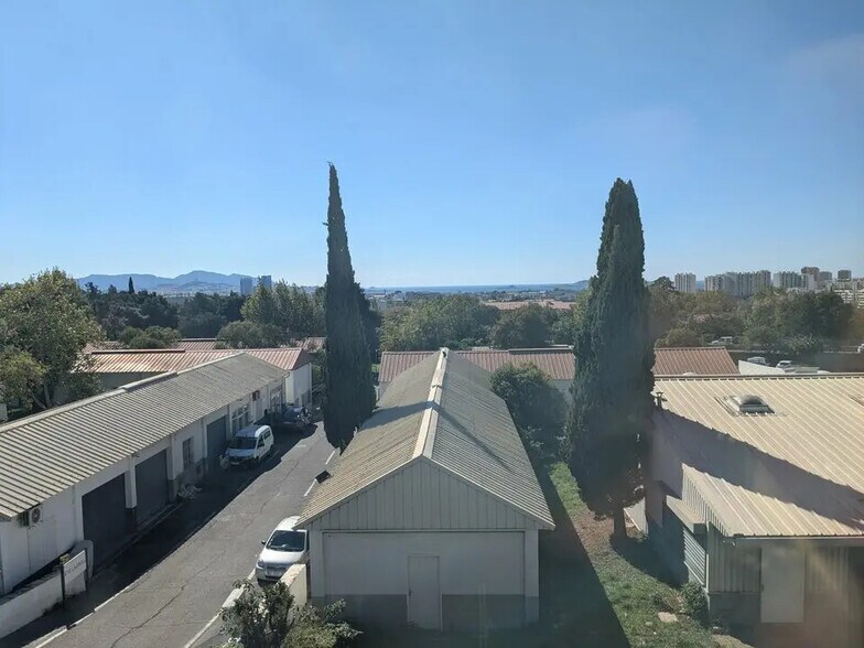 42 Boulevard De La Padouane, Marseille à louer - Photo du bâtiment - Image 3 de 11