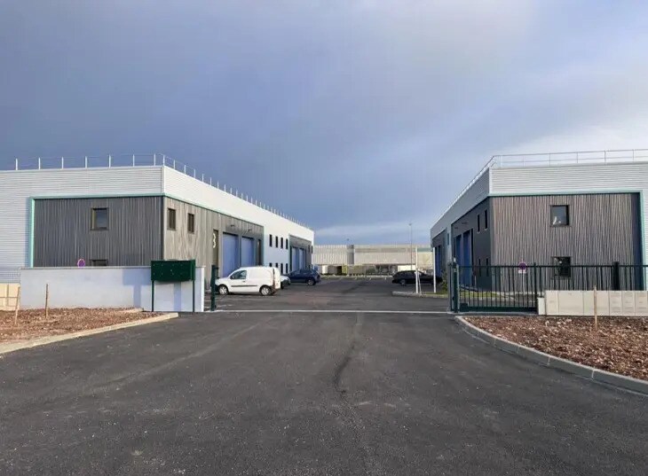 Flex dans Saint-Vulbas à louer - Photo du bâtiment - Image 3 de 4