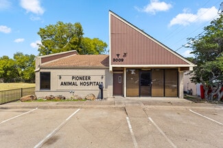 Plus de détails pour 3009 W Pioneer Dr, Irving, TX - Commerce de détail à louer