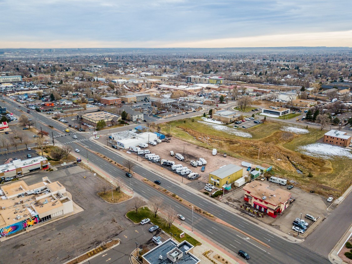 W. Colfax Opportunity Zone Redevelopment portefeuille de 2 propriétés à vendre sur LoopNet.ca Photo du b timent- Image 1 de 5