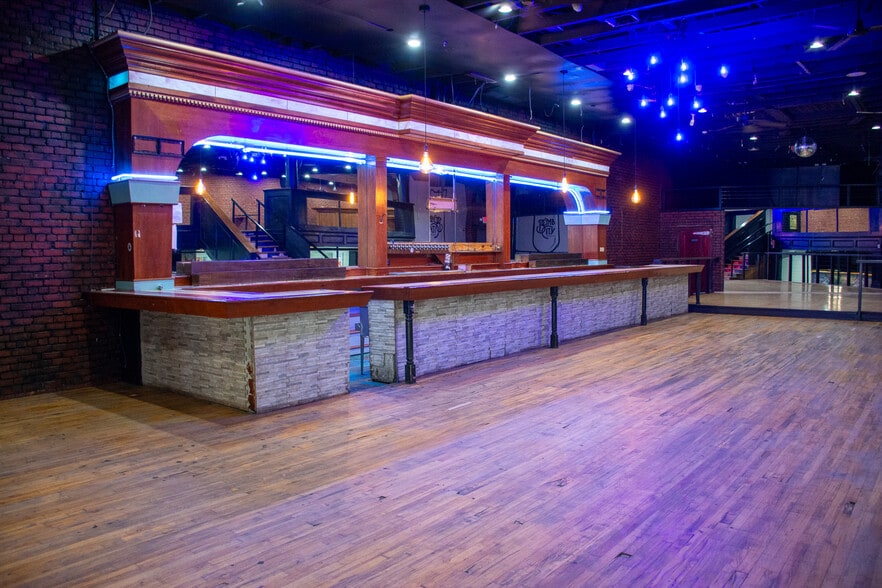 715 S Polk St, Amarillo, TX for lease - Building Photo - Image 3 of 17