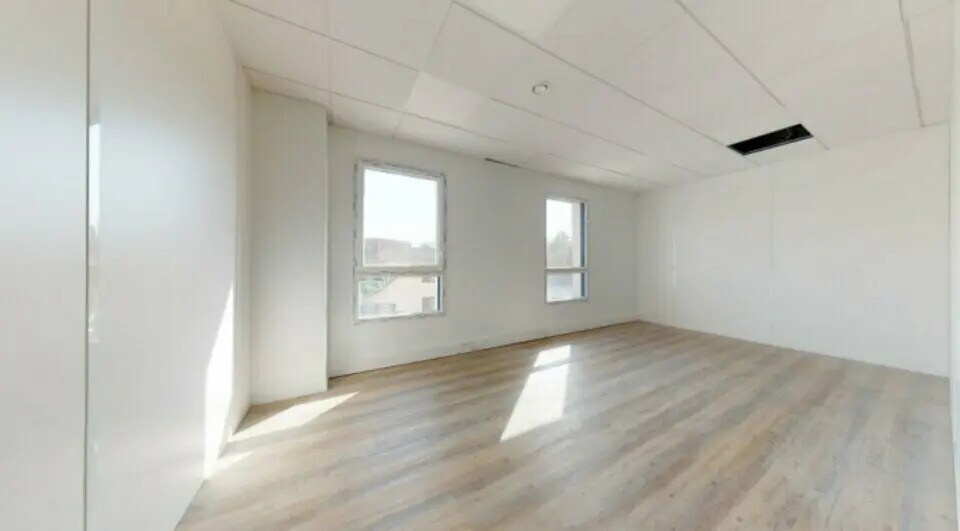 Bureau dans Dardilly à louer - Photo du bâtiment - Image 2 de 15