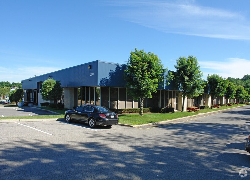 500 Executive Blvd, Elmsford, NY à louer - Photo du bâtiment - Image 2 de 3