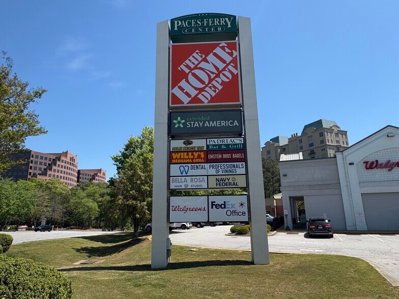 2460 Cumberland Pky, Atlanta, GA à louer - Photo du bâtiment - Image 2 de 3