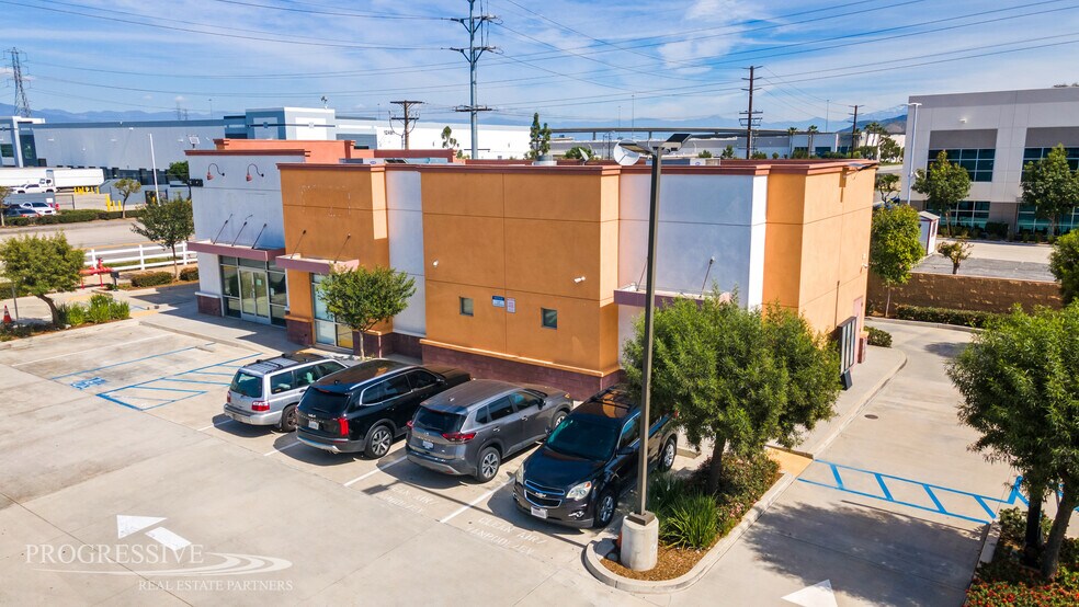 3880 Hamner Ave, Eastvale, CA à louer - Photo du bâtiment - Image 2 de 12