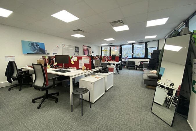 Office in Boulogne-Billancourt for lease - Interior Photo - Image 3 of 7