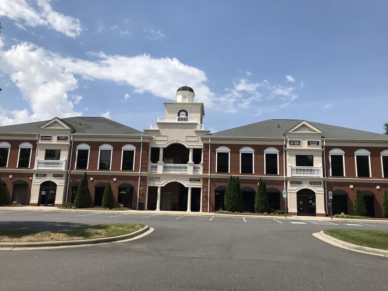 11535 Carmel Commons Blvd, Charlotte, NC for lease - Building Photo - Image 1 of 4