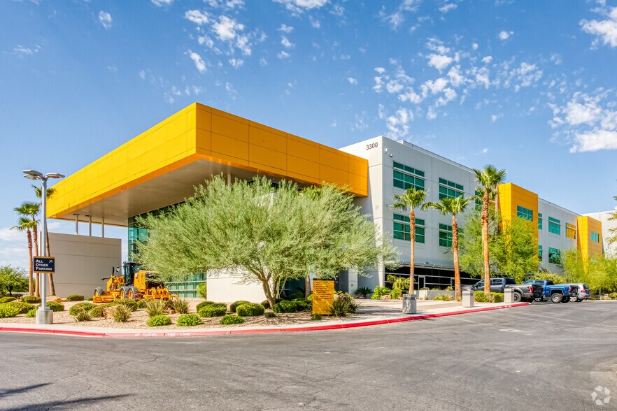 3300 St. Rose Pky, Henderson, NV à louer - Photo du bâtiment - Image 3 de 6