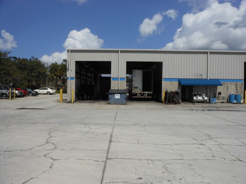 1325 Yorktown St, Deland, FL à louer - Photo du bâtiment - Image 3 de 8