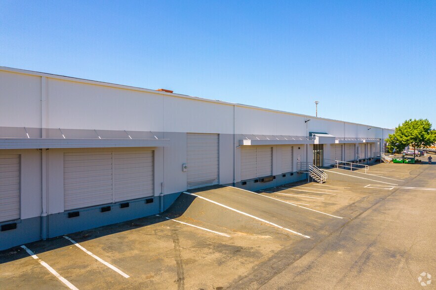 3315 NW 26th Ave, Portland, OR à louer - Photo du bâtiment - Image 3 de 7