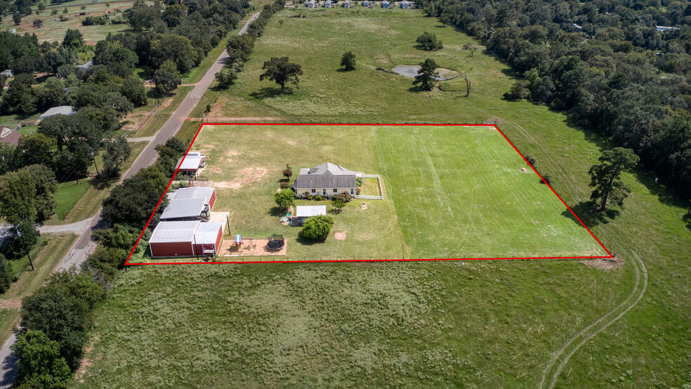 535 Scroggins Ln, Waller, TX à vendre - Photo du bâtiment - Image 2 de 48