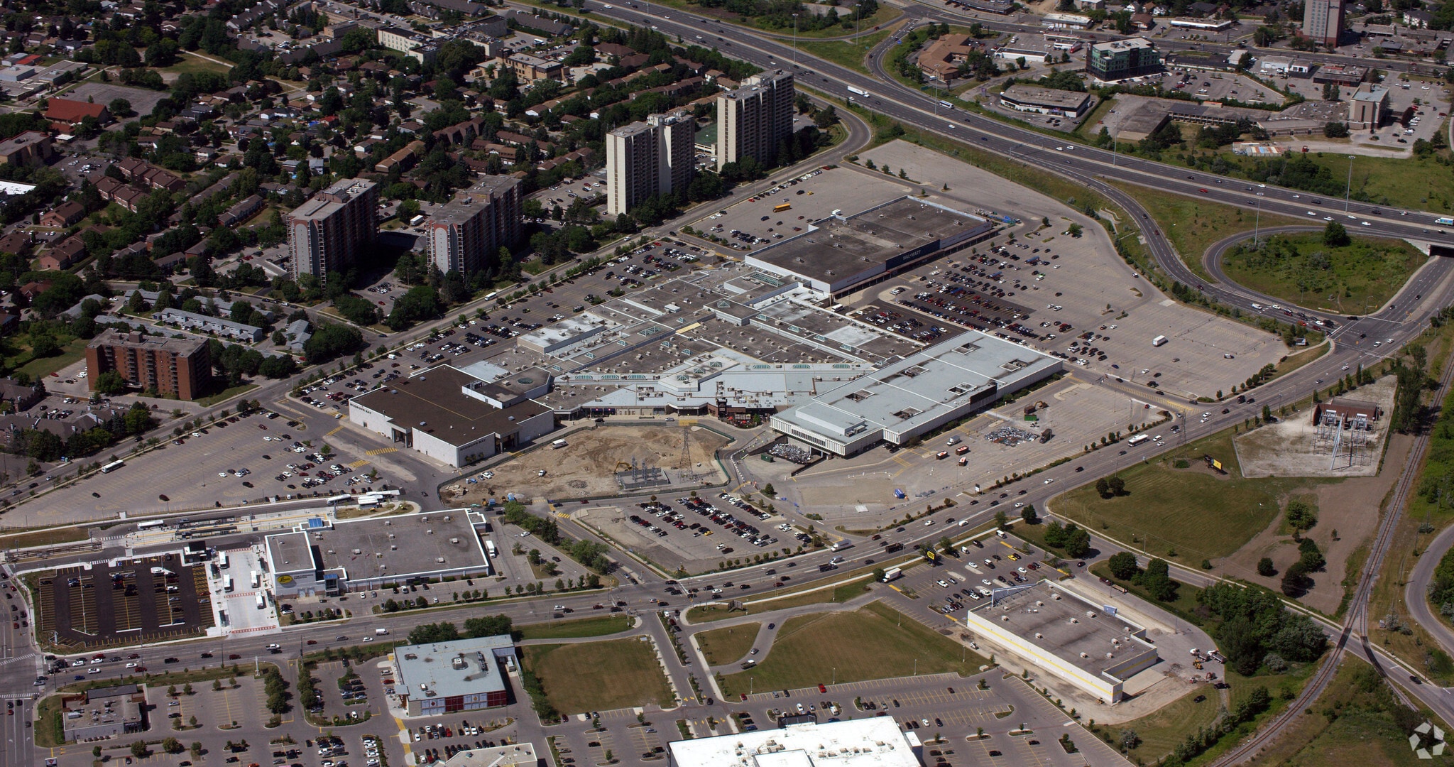 2960 Kingsway Dr, Kitchener, ON for sale Primary Photo- Image 1 of 1
