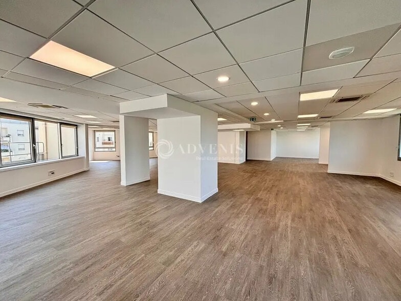 Bureau dans Joinville-le-Pont à louer - Photo intérieure - Image 2 de 6