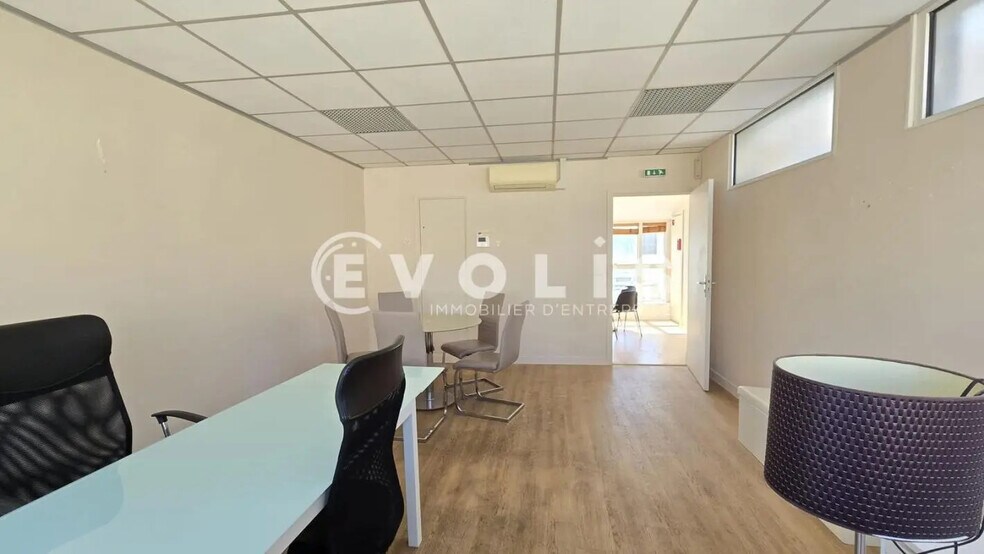 Office in Levallois-Perret for lease - Interior Photo - Image 3 of 16