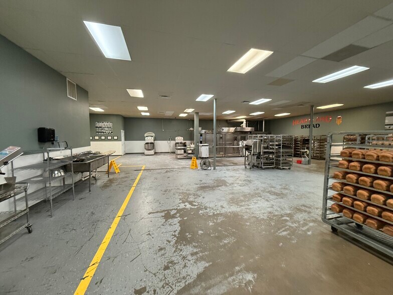 10733 Colewood Ln, Dallas, TX à louer - Photo du bâtiment - Image 2 de 4