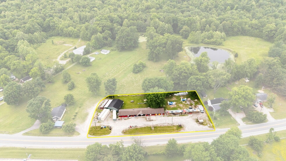 2287 N US Highway 31, Austin, IN à vendre - Photo du bâtiment - Image 3 de 10
