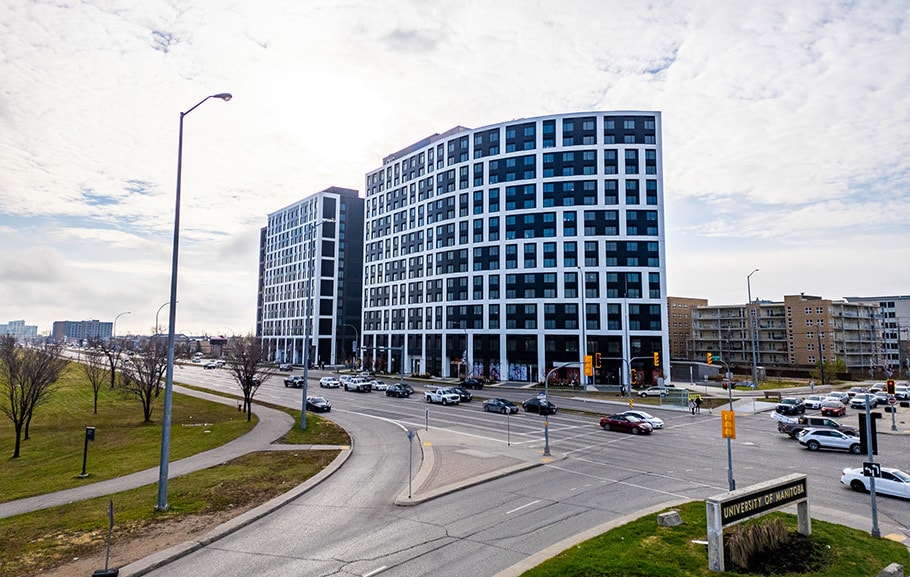 2537 Pembina Hwy, Winnipeg, MB à louer - Photo du bâtiment - Image 2 de 7