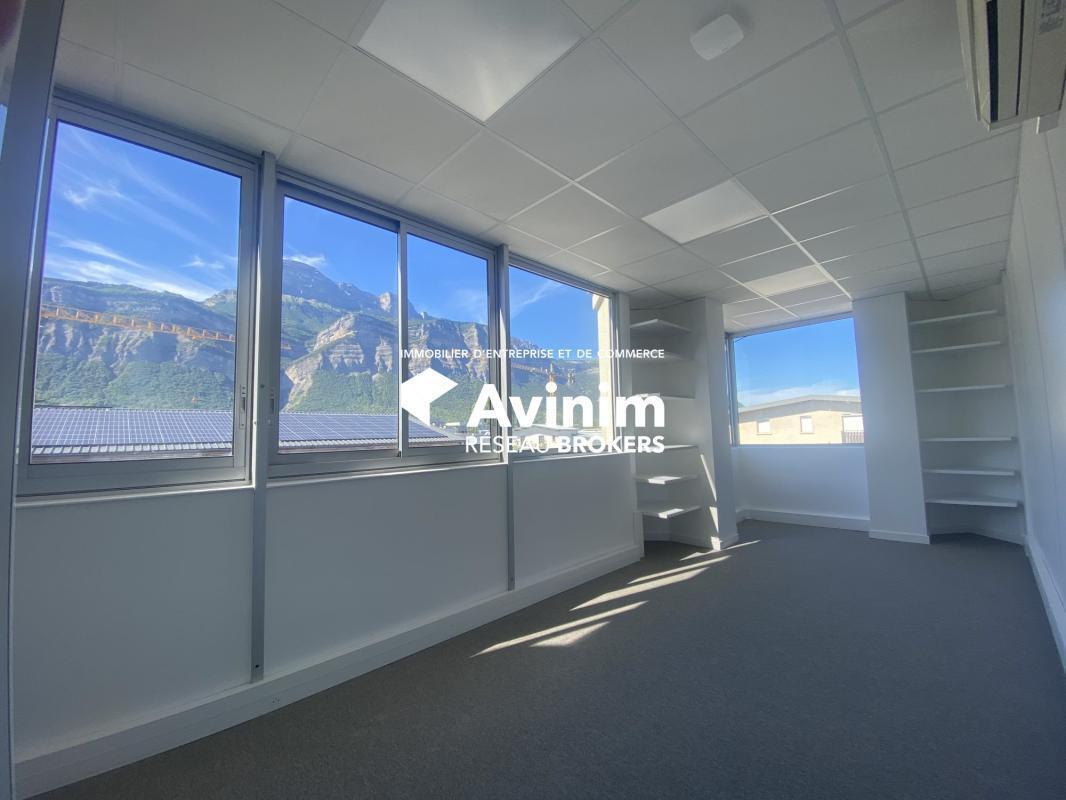 Office in Crolles for lease Interior Photo- Image 1 of 10