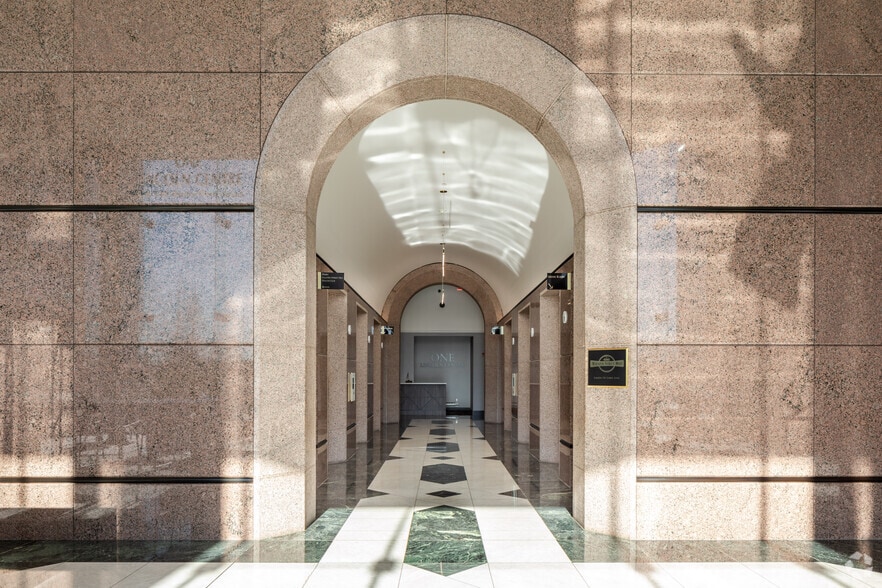 18W140 Butterfield Rd, Oakbrook Terrace, IL for lease - Building Photo - Image 3 of 12