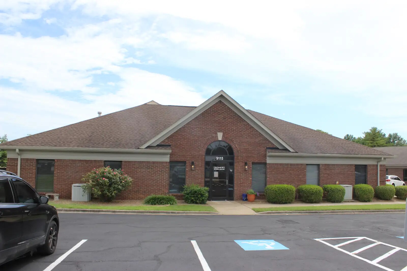 9115 Leesgate Rd, Louisville, KY for lease Primary Photo- Image 1 of 2