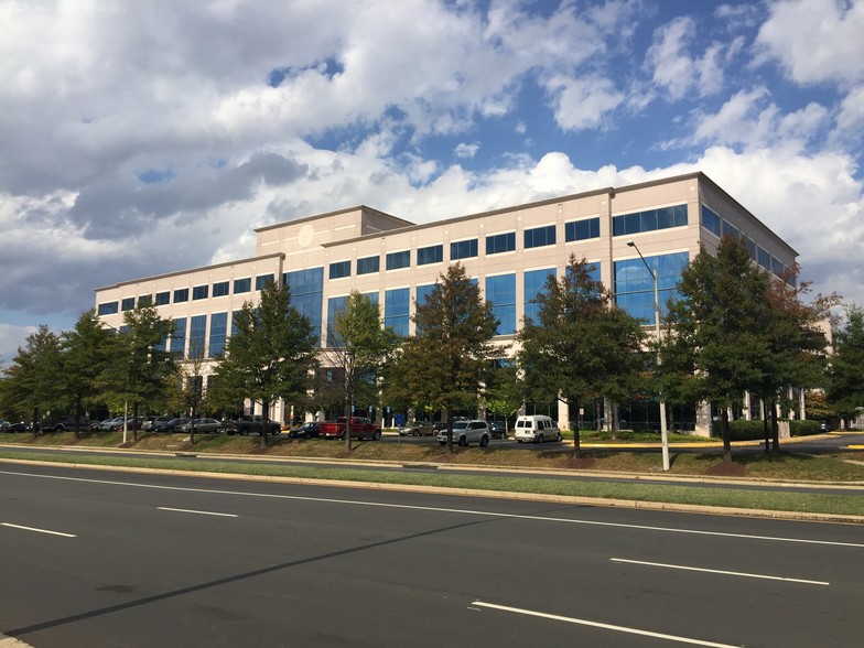 2525 Network Pl, Herndon, VA for lease - Building Photo - Image 1 of 17