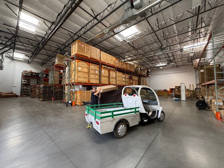 2025 W Quail Ave, Phoenix, AZ à vendre - Photo du bâtiment - Image 3 de 12