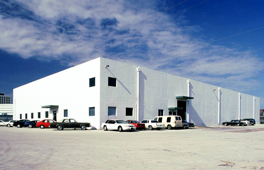 6805 Sands Point Dr, Houston, TX for sale - Building Photo - Image 3 of 13