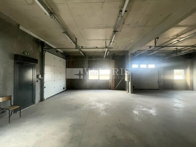 Flex in Villeurbanne for lease - Building Photo - Image 3 of 10
