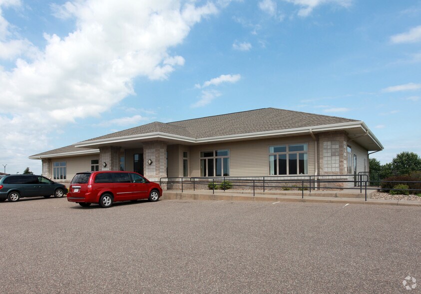 227 Meridian Dr, New Richmond, WI à vendre - Photo principale - Image 1 de 15