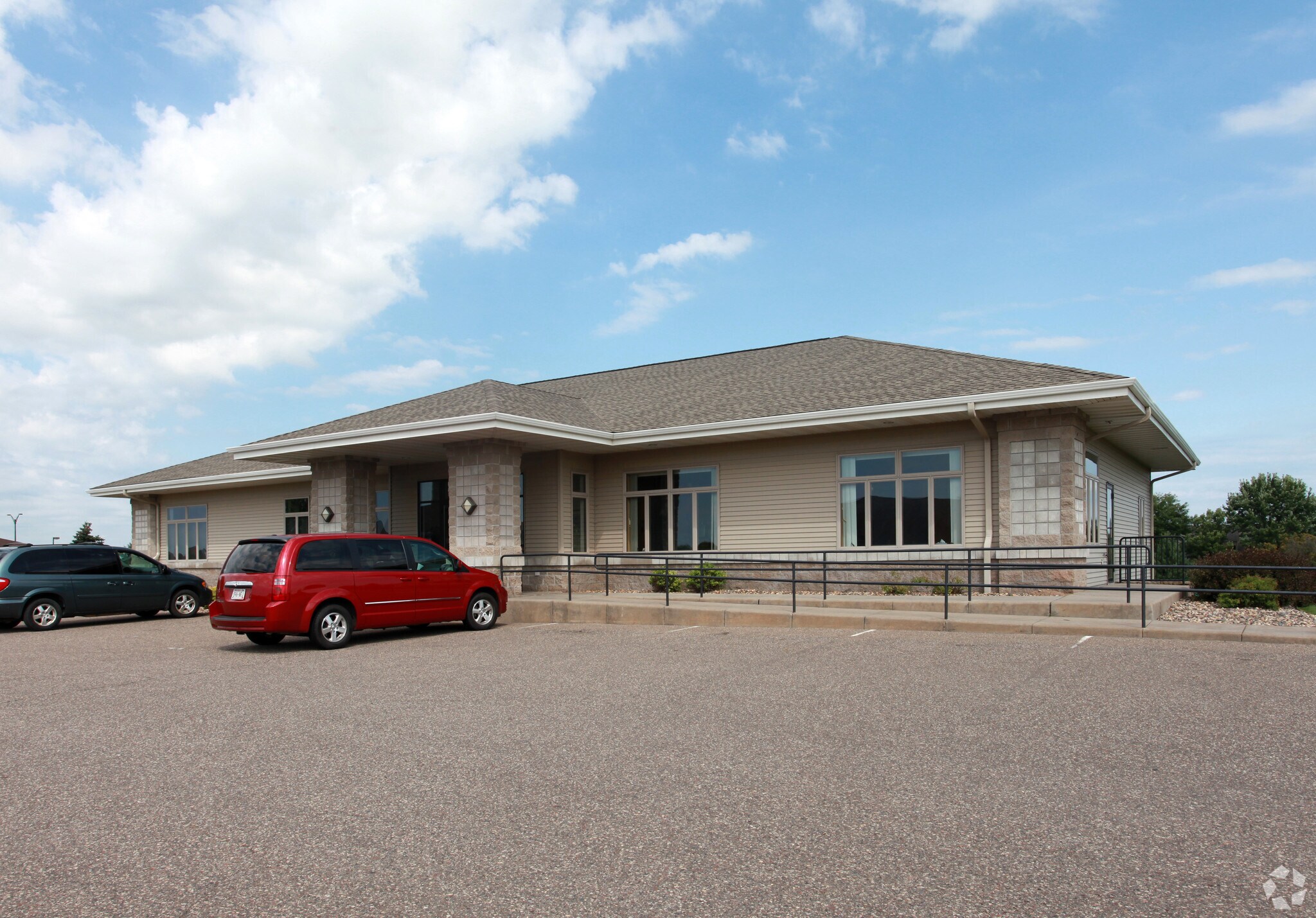 227 Meridian Dr, New Richmond, WI à vendre Photo principale- Image 1 de 16