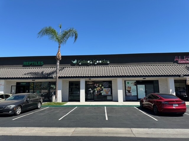 7129-7159 Katella Ave, Stanton, CA à louer - Photo du bâtiment - Image 3 de 50