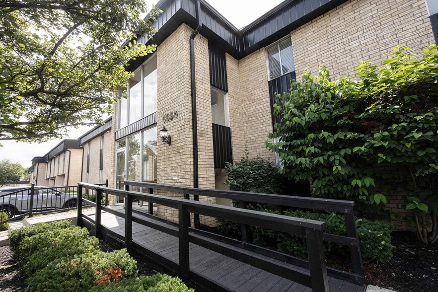 5555 N Tacoma Ave, Indianapolis, IN for lease - Building Photo - Image 2 of 11