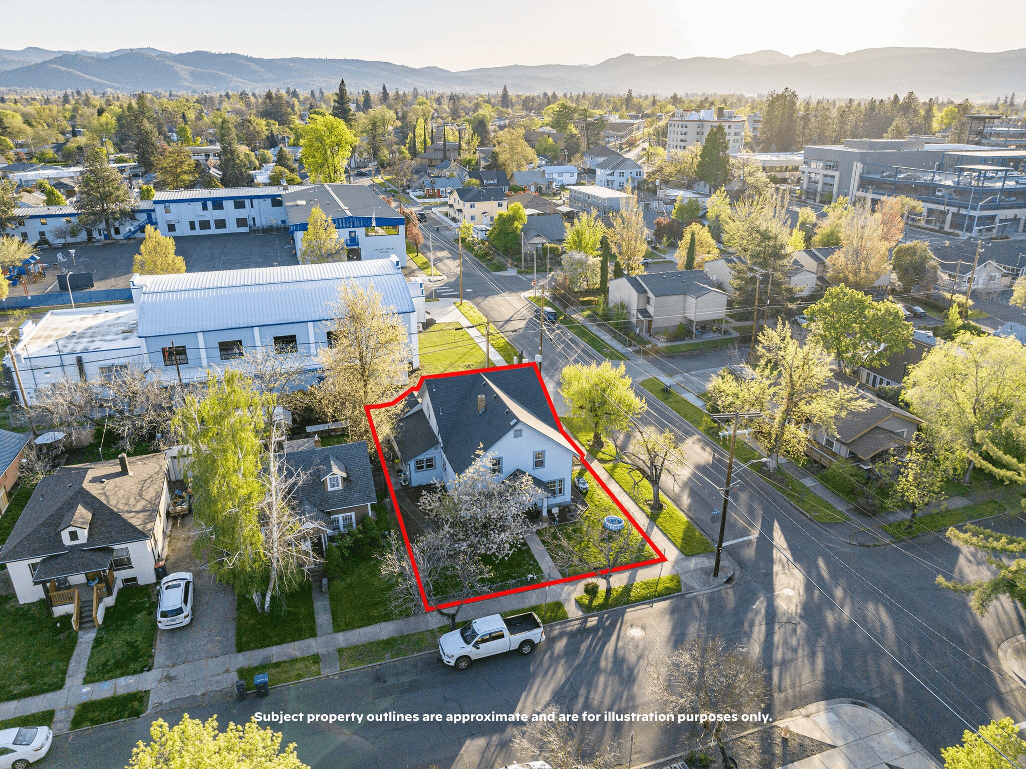 404 S Grape St, Medford, OR for sale Primary Photo- Image 1 of 67