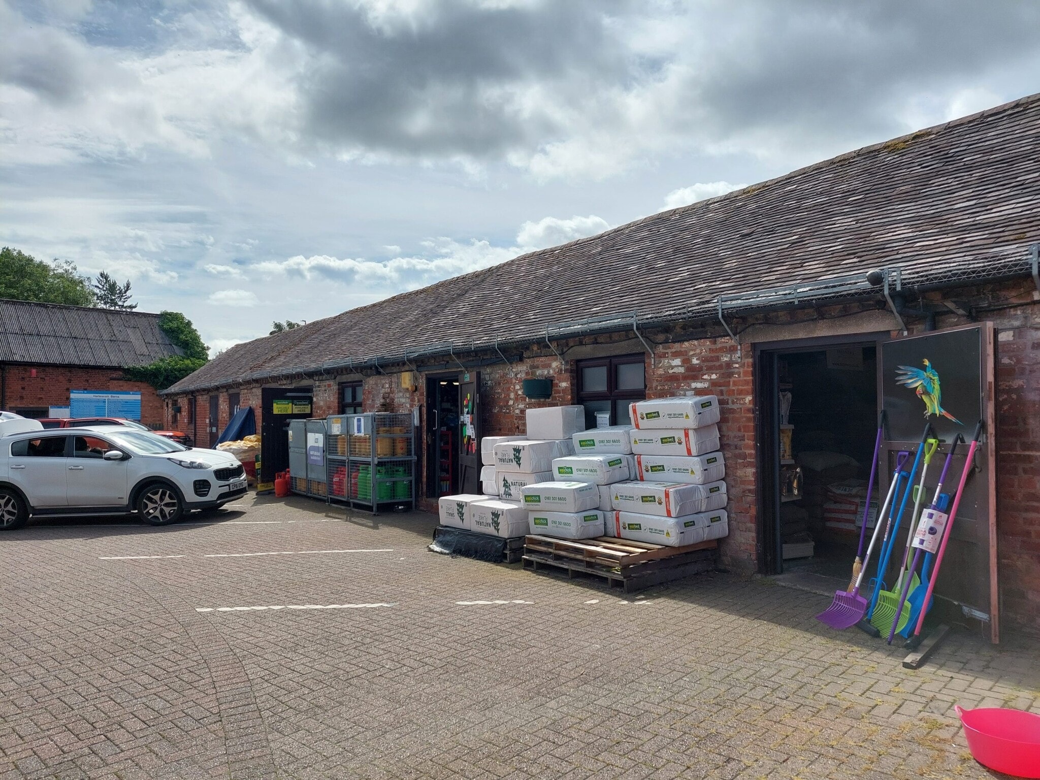 Harlescott Ln, Shrewsbury for lease Primary Photo- Image 1 of 4