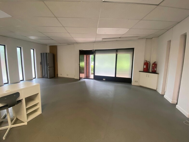 Maiden Ln, Reading for lease - Building Photo - Image 3 of 4