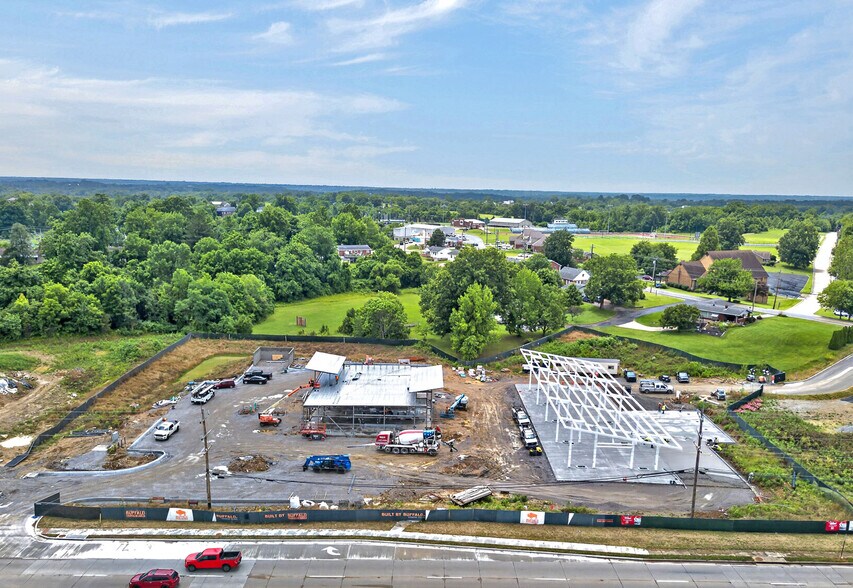 8221 Alexandria Pike, Alexandria, KY à vendre - Photo du bâtiment - Image 2 de 4